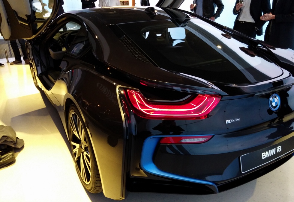 bmw-i8-arriere