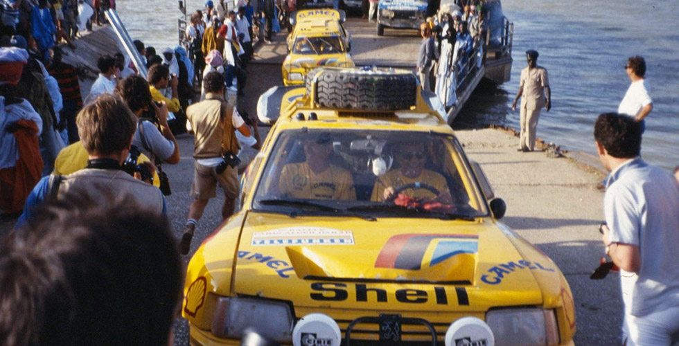 Peugeot 205 Turbo 16 : les photos inédites du Paris-Dakar 1987