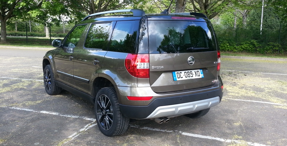 skoda-yeti-outdoor-arriere