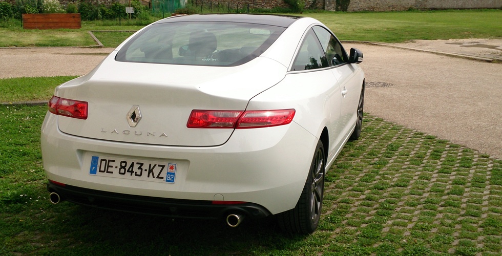 renault-laguna-coupe-arriere