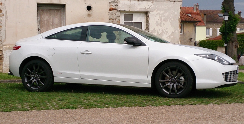 renault-laguna-coupe-avant