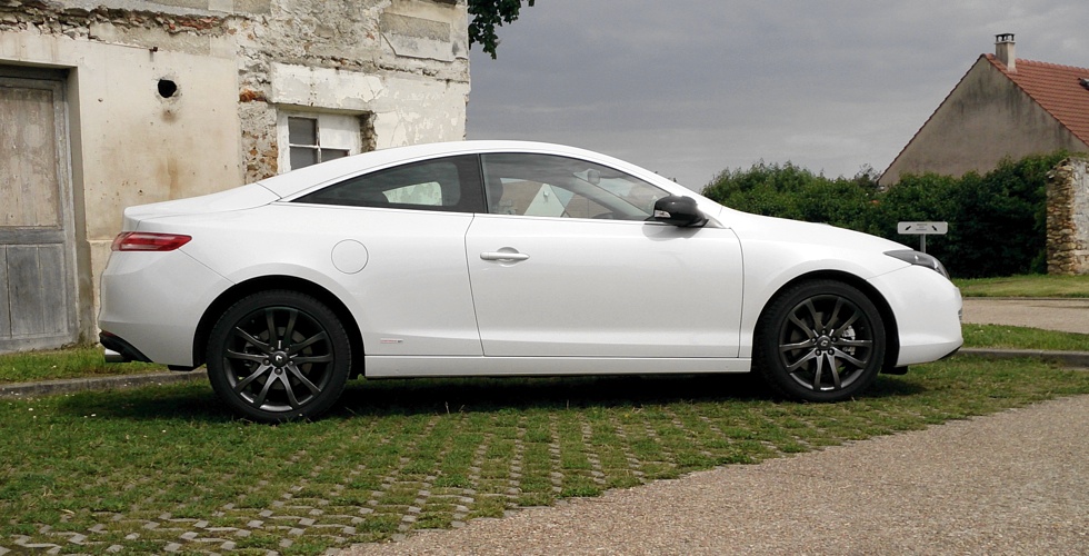 renault-laguna-coupe-profil