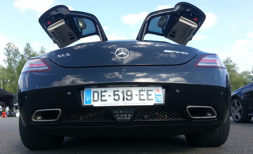 mercedes-benz-sls-amg-arriere