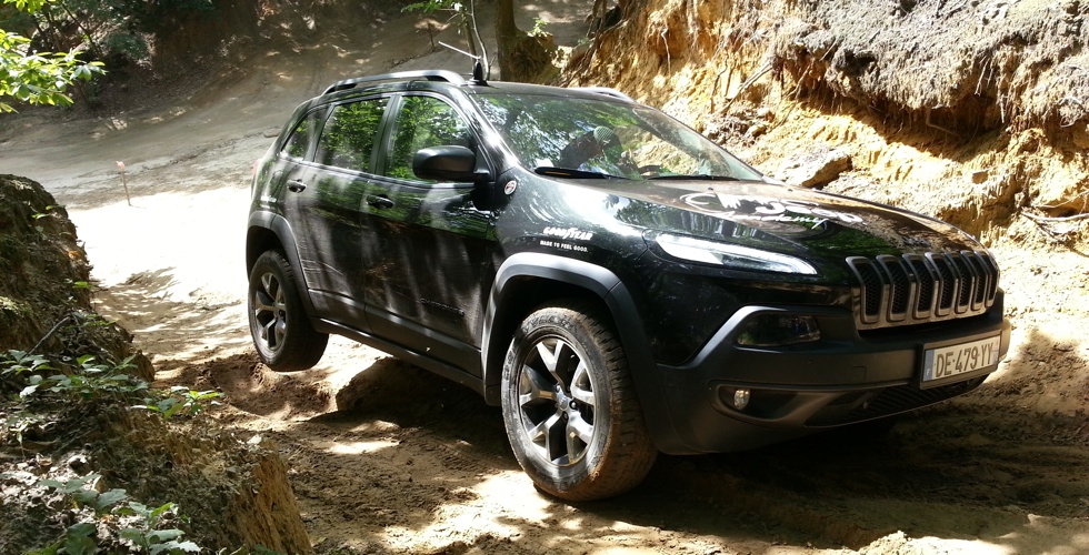 jeep-cherokee-trailhawk