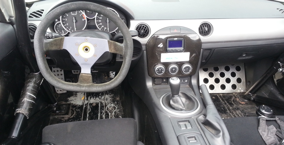 mazda-mx-5-open-race-interieur