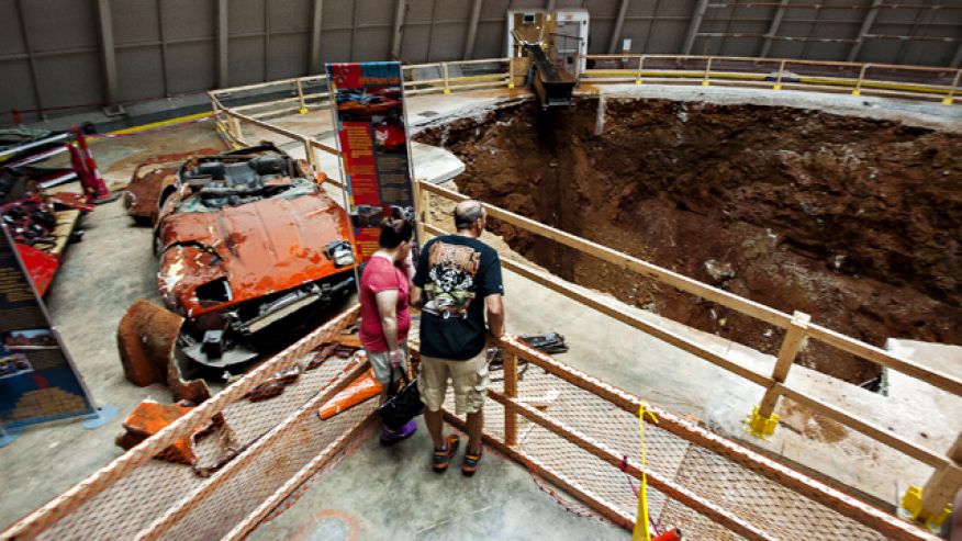 Le trou du National Corvette Museum va disparaître