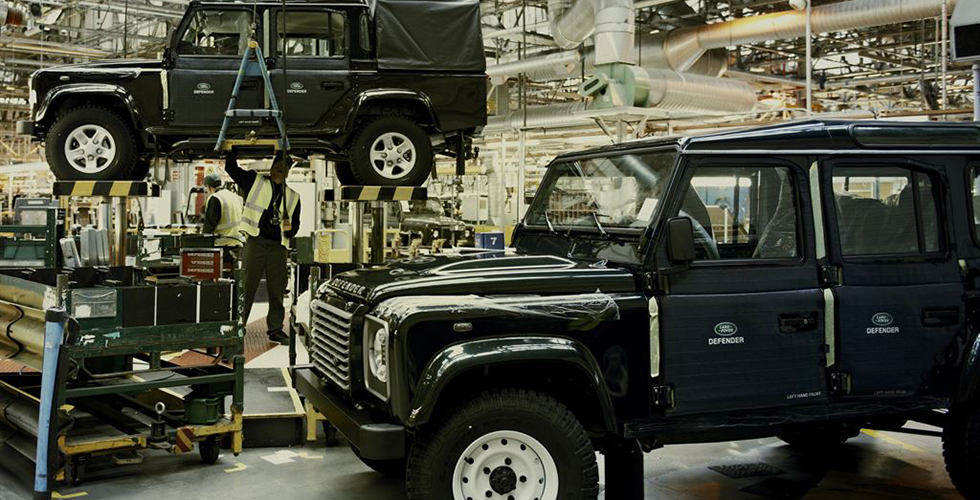 land-rover-defender-usine