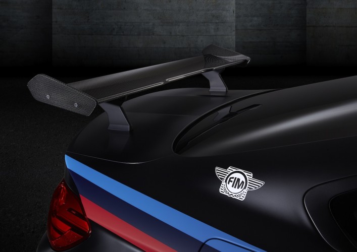 BMW M4 Coupé safety car motoGP 2015 _ 05