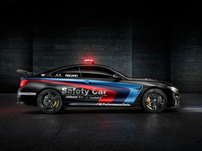 BMW M4 Coupé safety car motoGP 2015 _ 08