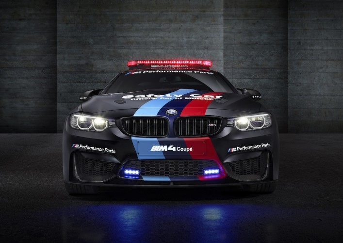 BMW M4 Coupé safety car motoGP 2015 _ 09