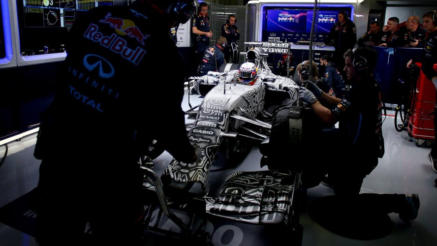 Red-Bull-Racing-RB11-2015-F1_header_03