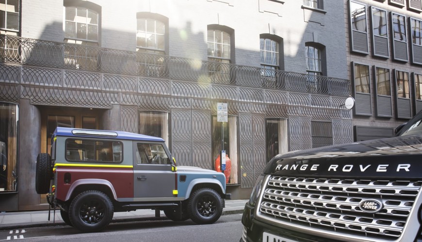 LandRover_Defender_PaulSmith_2015_10