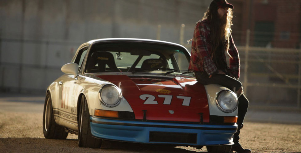 Magnus Walker. Porsche 911. Downtown Los Angeles. La nuit.