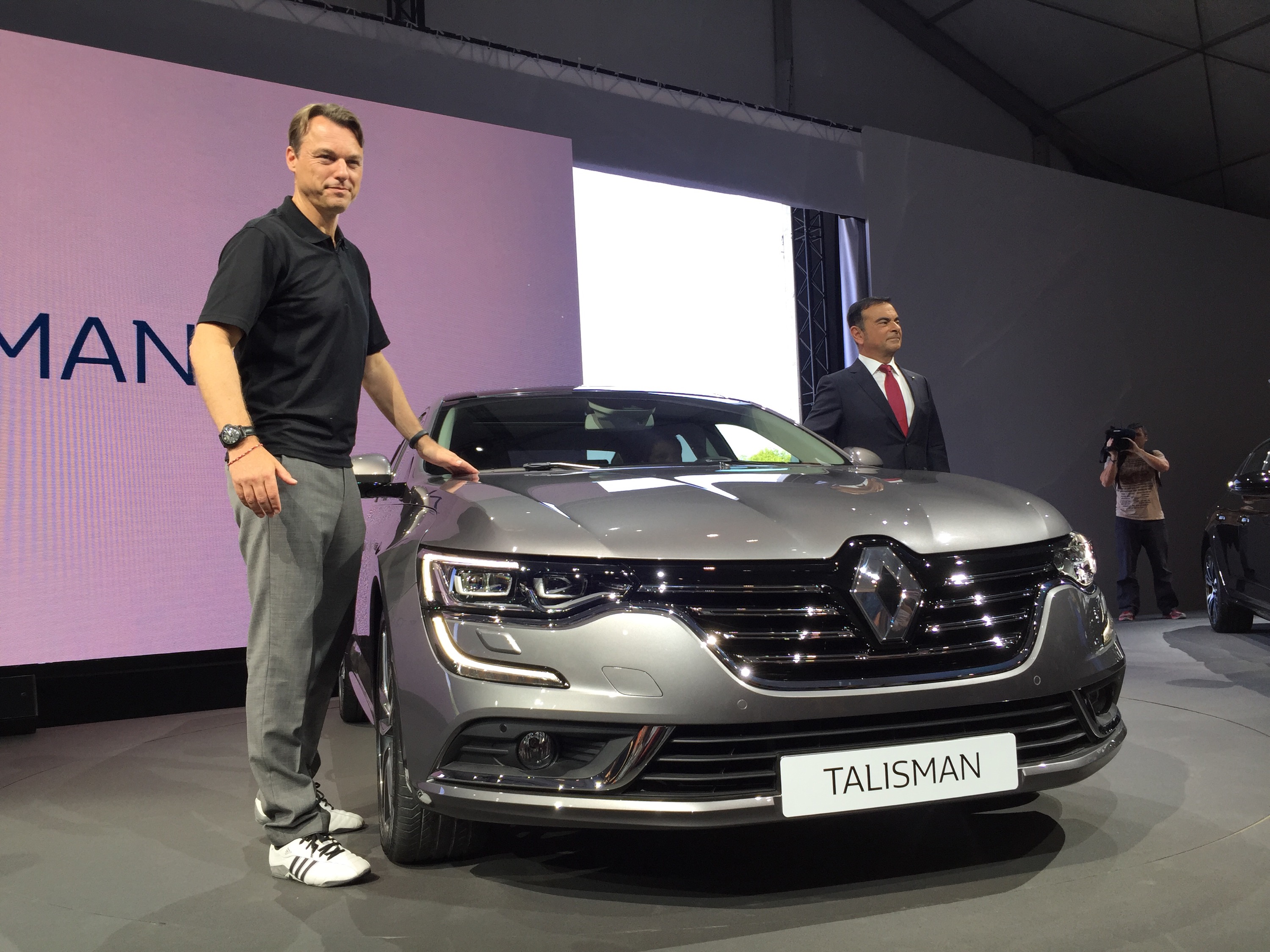 reveal new renault talisman chantilly header