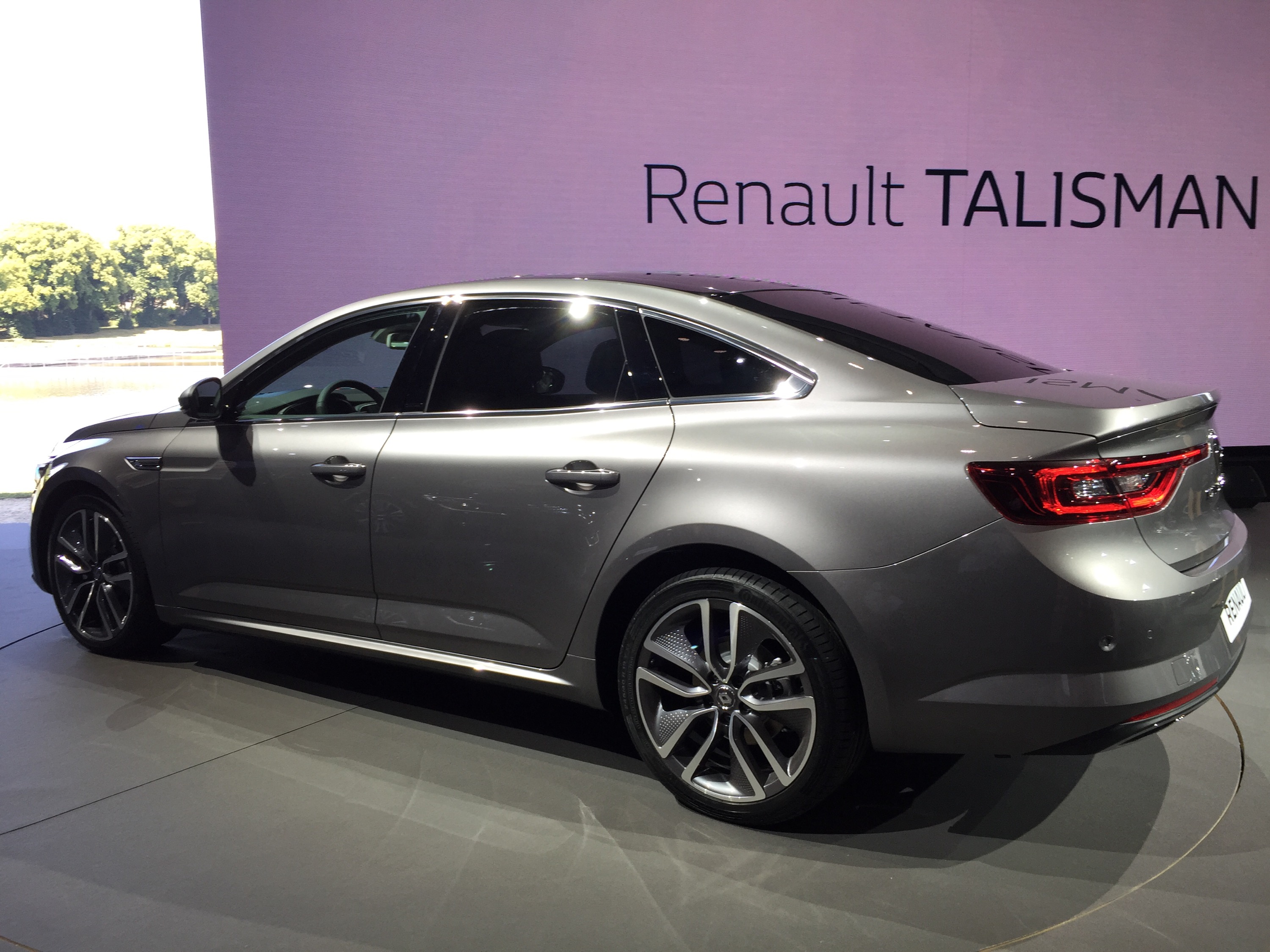 reveal new renault talisman chantilly 