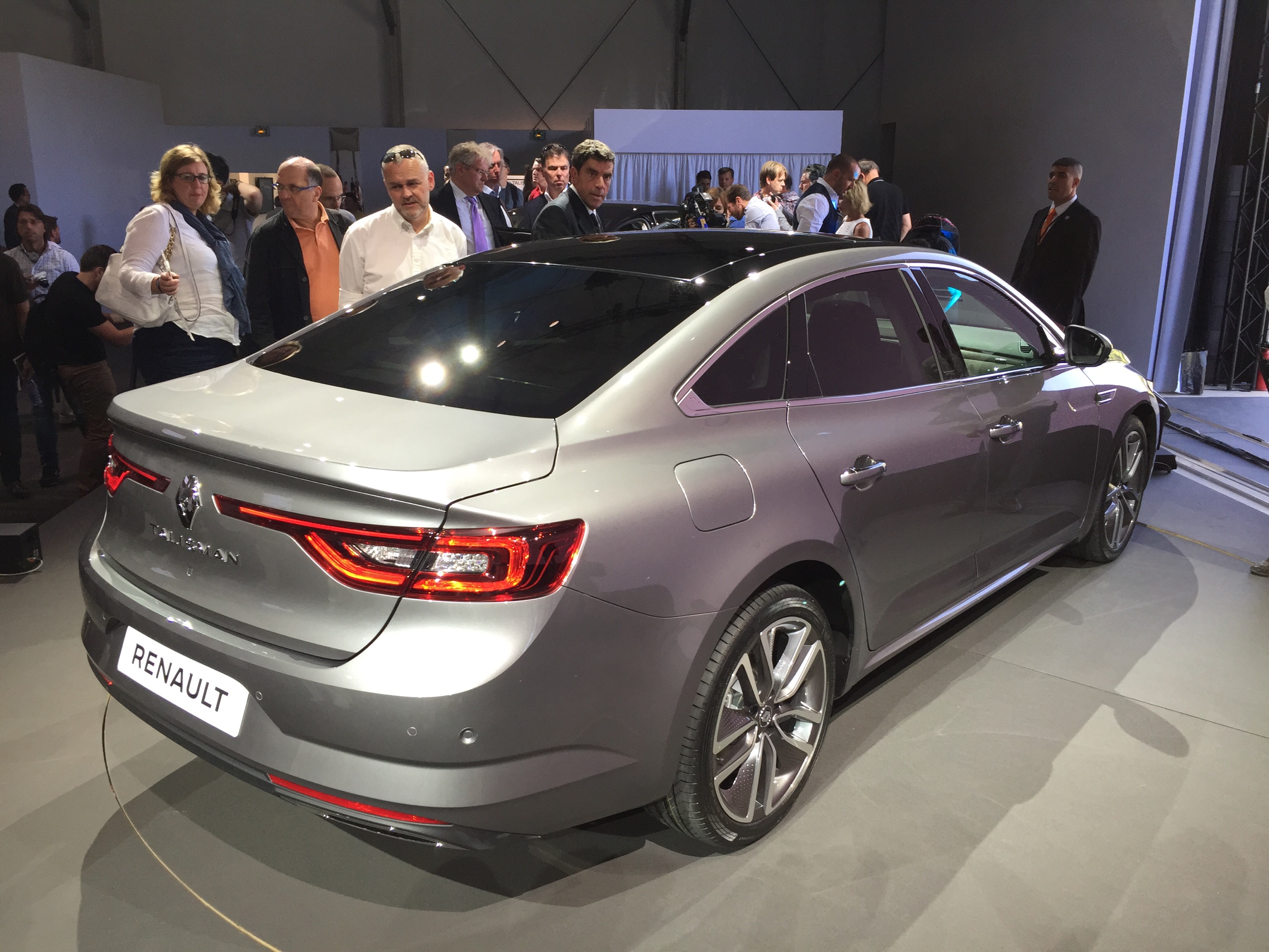 reveal new renault talisman chantilly 