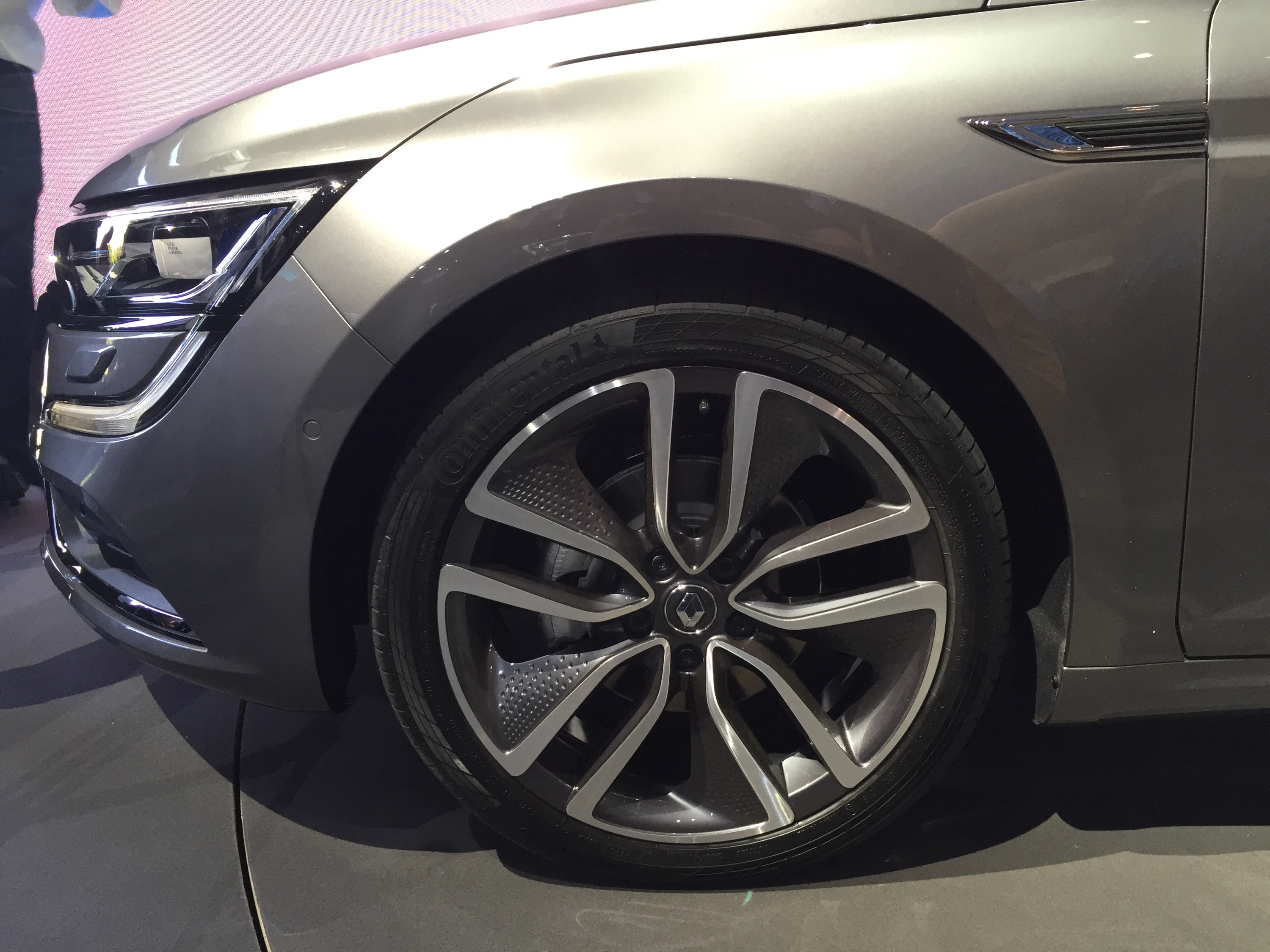 reveal new renault talisman chantilly 