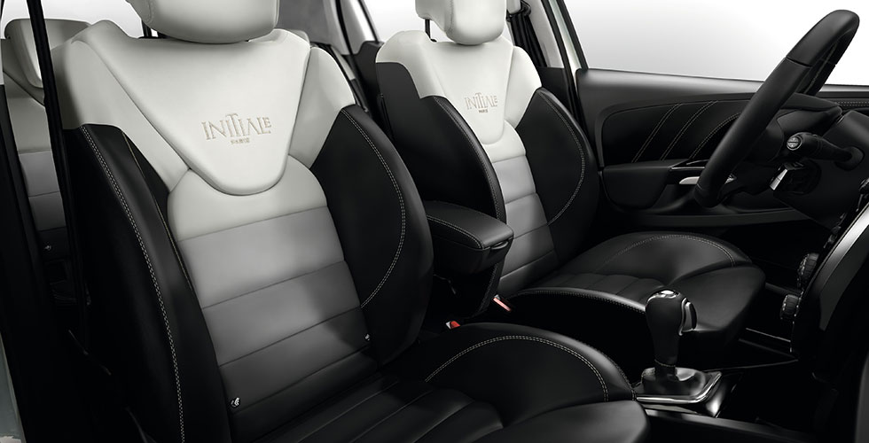 renault-clio-initiale-paris-interieur