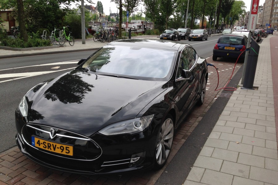 Tesla, Amsterdam