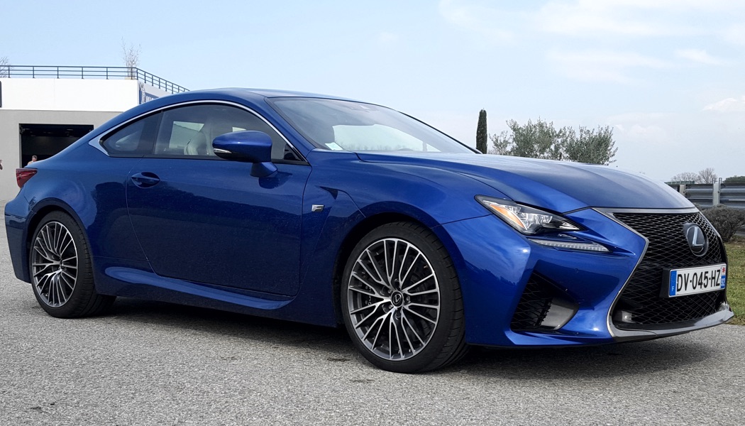 lexus-rc-f-bleue