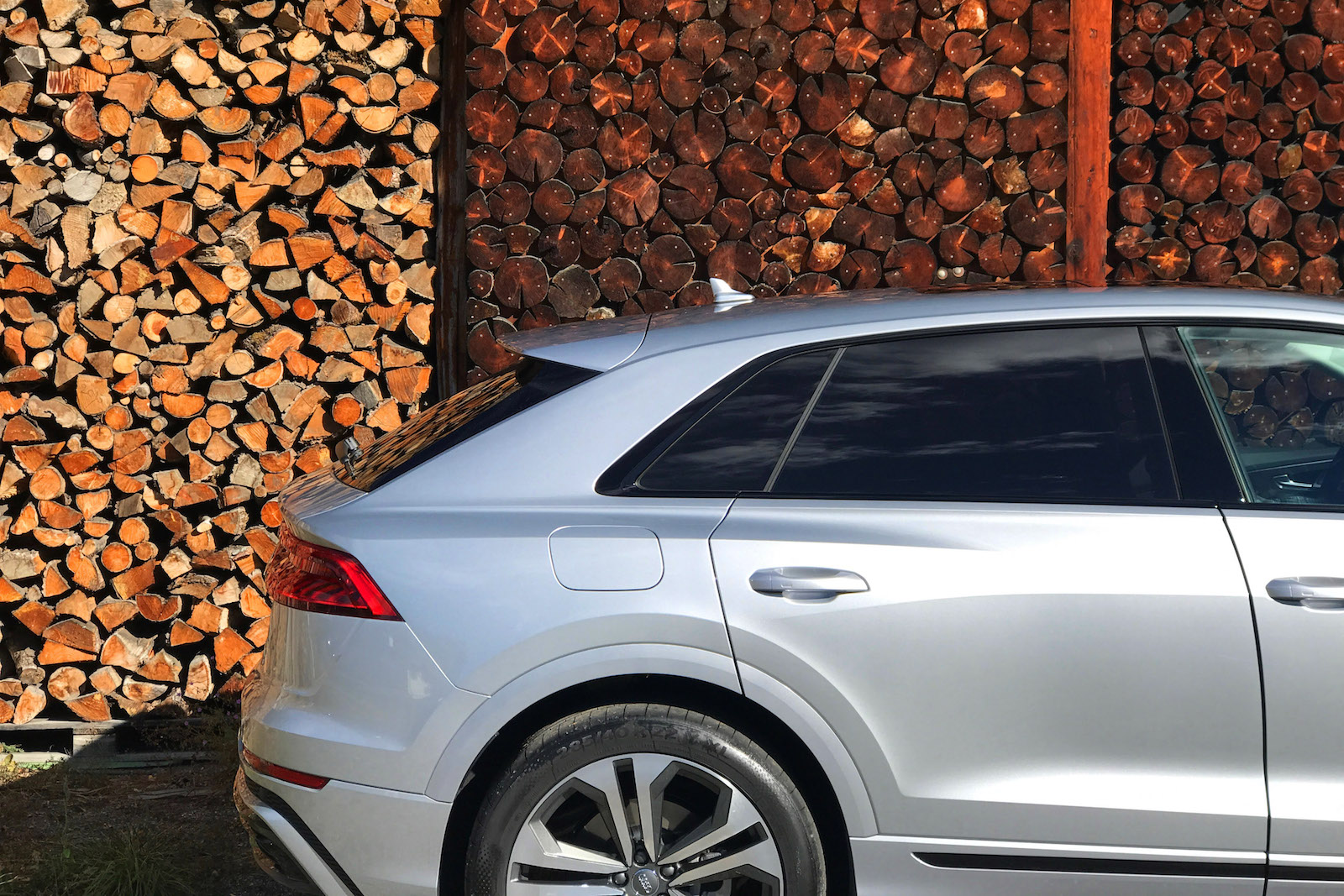 Audi Q8 : un exercice de style pour un mannequin grande taille
