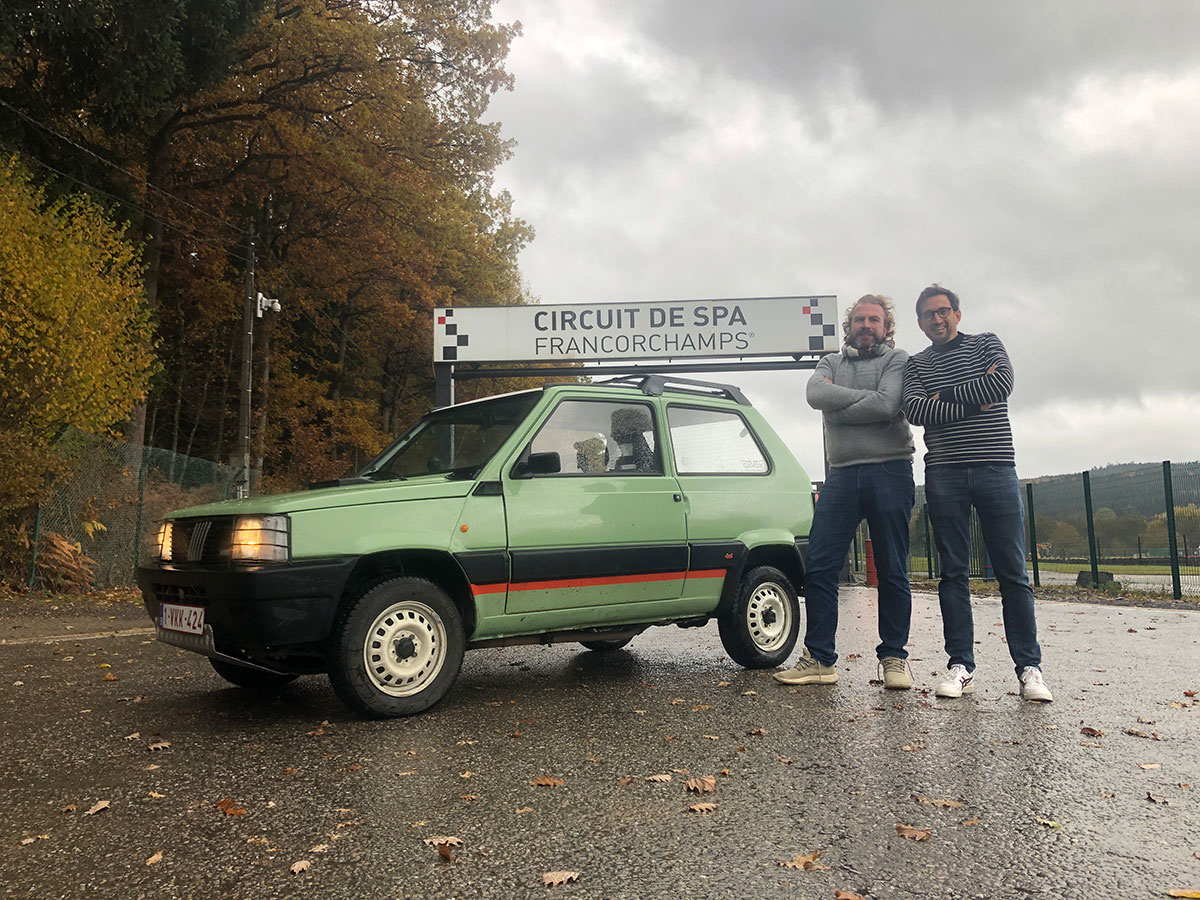 Une Fiat Panda 4X4 de 1997 en route vers le Cap Nord pour la recherche contre la neurofibromatose