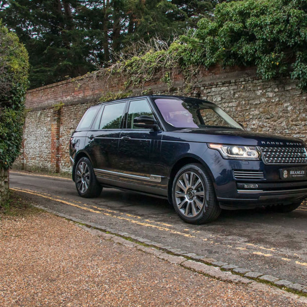 Le Range Rover SDV8 Autobiography LWB de la Reine Elizabeth II est en vente
