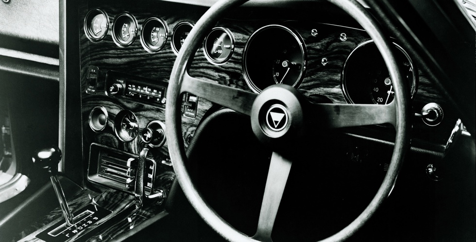 toyota-2000-gt-interieur