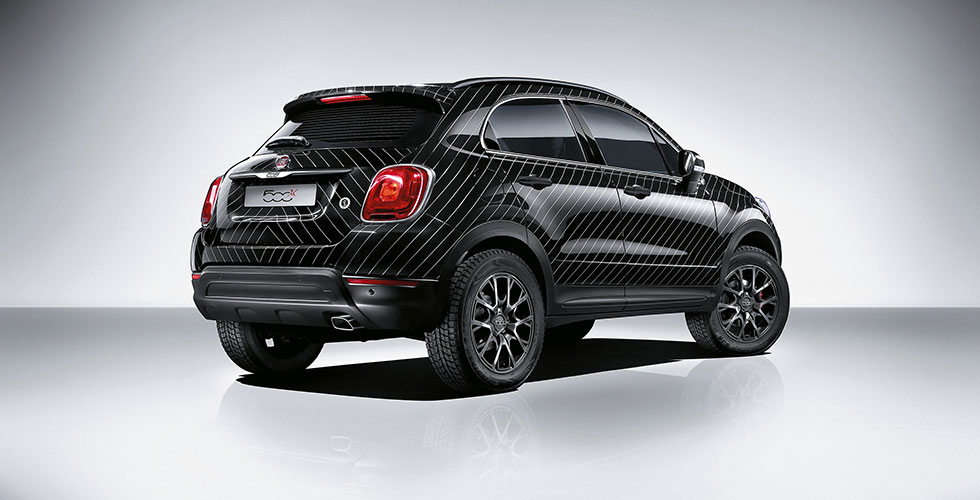 Lapo Elkann a frappé : FIAT 500X Black Tie