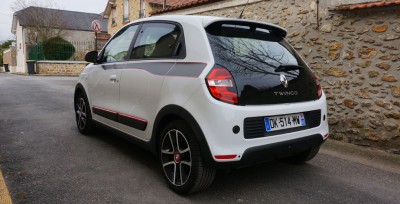 They Said It Couldn'T Be Done: A Realistic Renault Twingo Moteur Arriere Test Drive! - 62l878z
