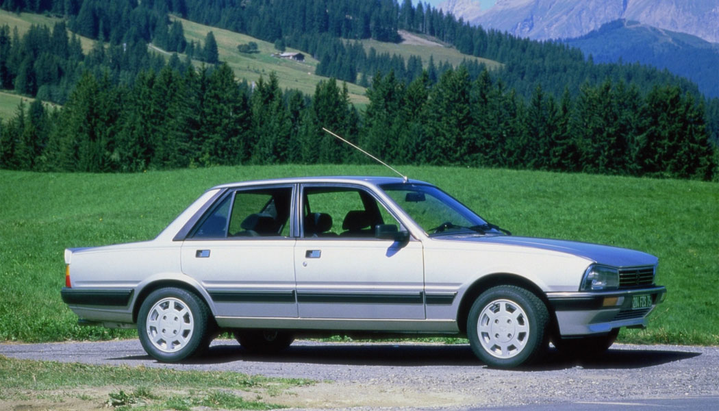 L’atelier des Peugeot 505 Ti