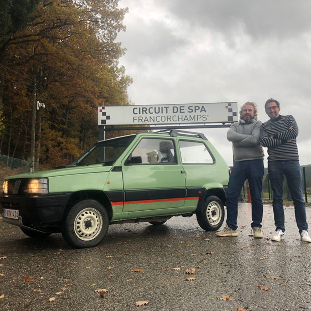 Une Fiat Panda 4X4 de 1997 en route vers le Cap Nord pour la recherche contre la neurofibromatose