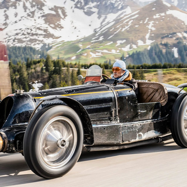 La Bugatti Type 59 Sports arbore les marques de ses anciennes batailles de Grand Prix