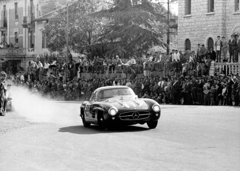 Sur la route des Mille Miglia : Mercedes 300 SL Gullwing