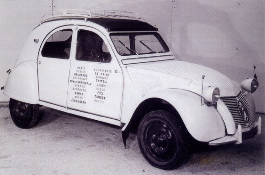 Le premier aventurier en Citroën 2 CV