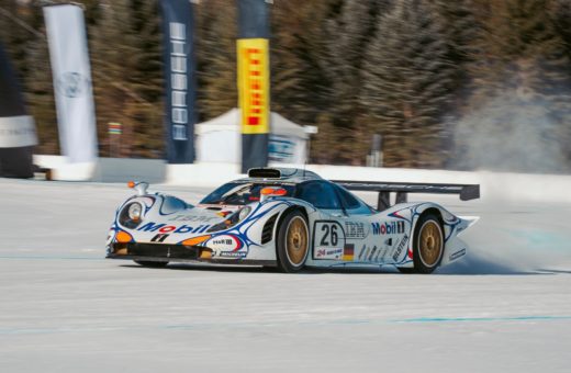 La Porsche 911 GT1 s’illustre sur la glace avec Stéphane Ortelli