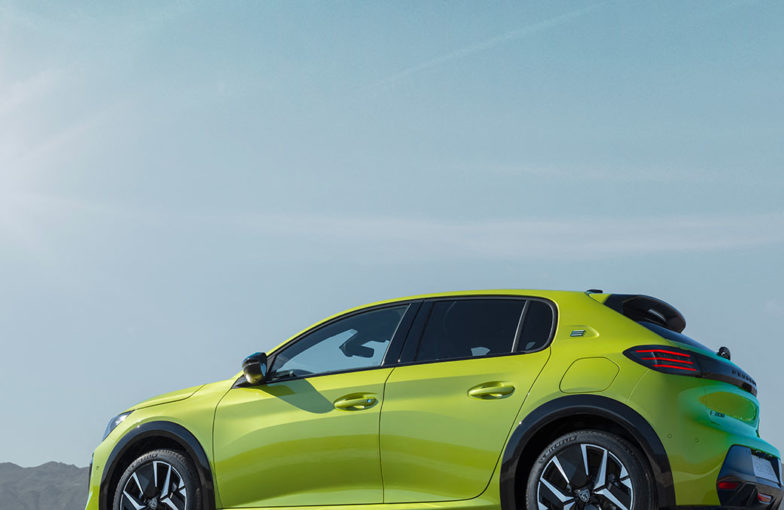 À qui s’adresse la PEUGEOT 208 ? Voiture citadine idéale et caractéristiques de la batterie