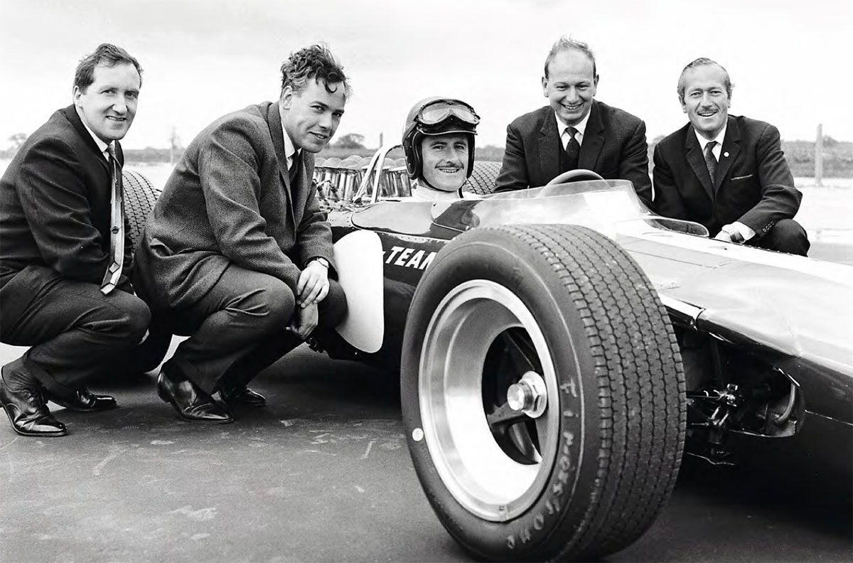 Le chef-d’œuvre de Colin Chapman et Cosworth : La Lotus 49 et le DFV
