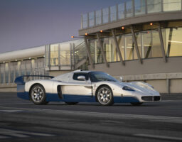 Maserati MC12 Stradale : un record à Monterey pour l’icône du Trident