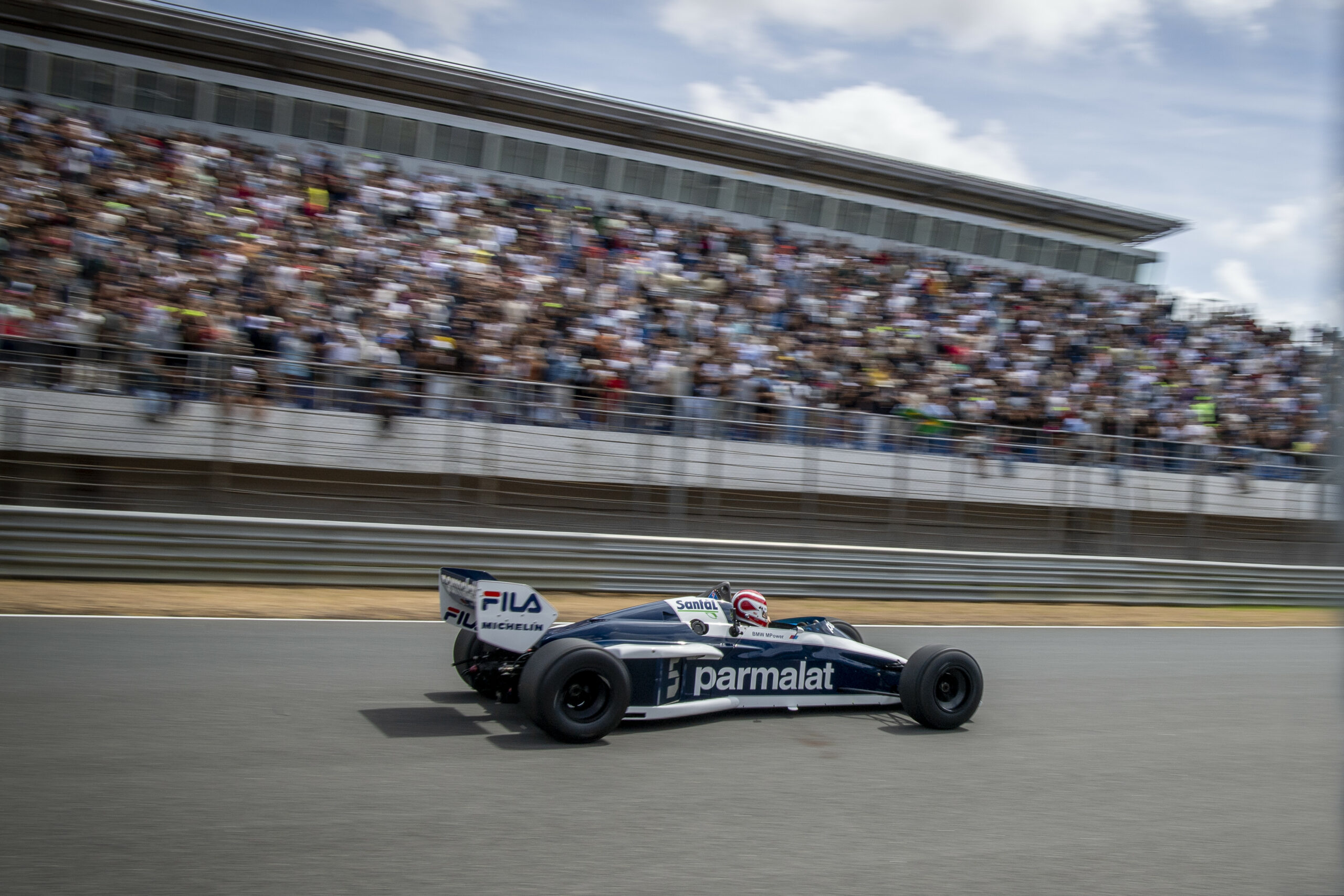 Nelson Piquet retrouve la Brabham-BMW BT52 : hommage à Estoril pour un champion hors du temps
