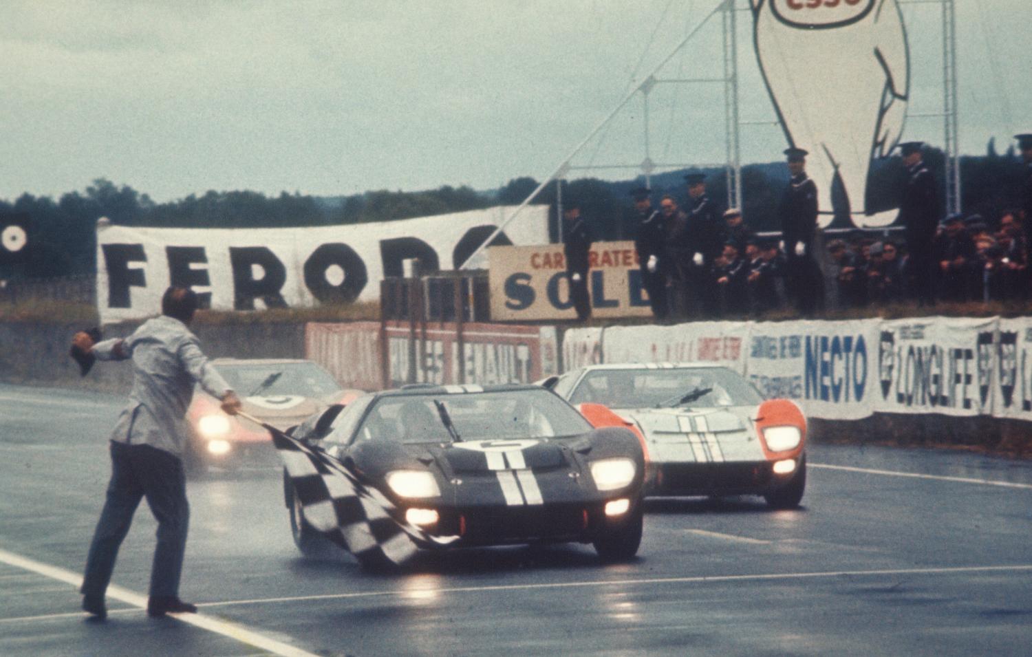 Immanquable : Les trois Ford GT40 du célèbre triplé du Mans 1966 réunies à Goodwood !
