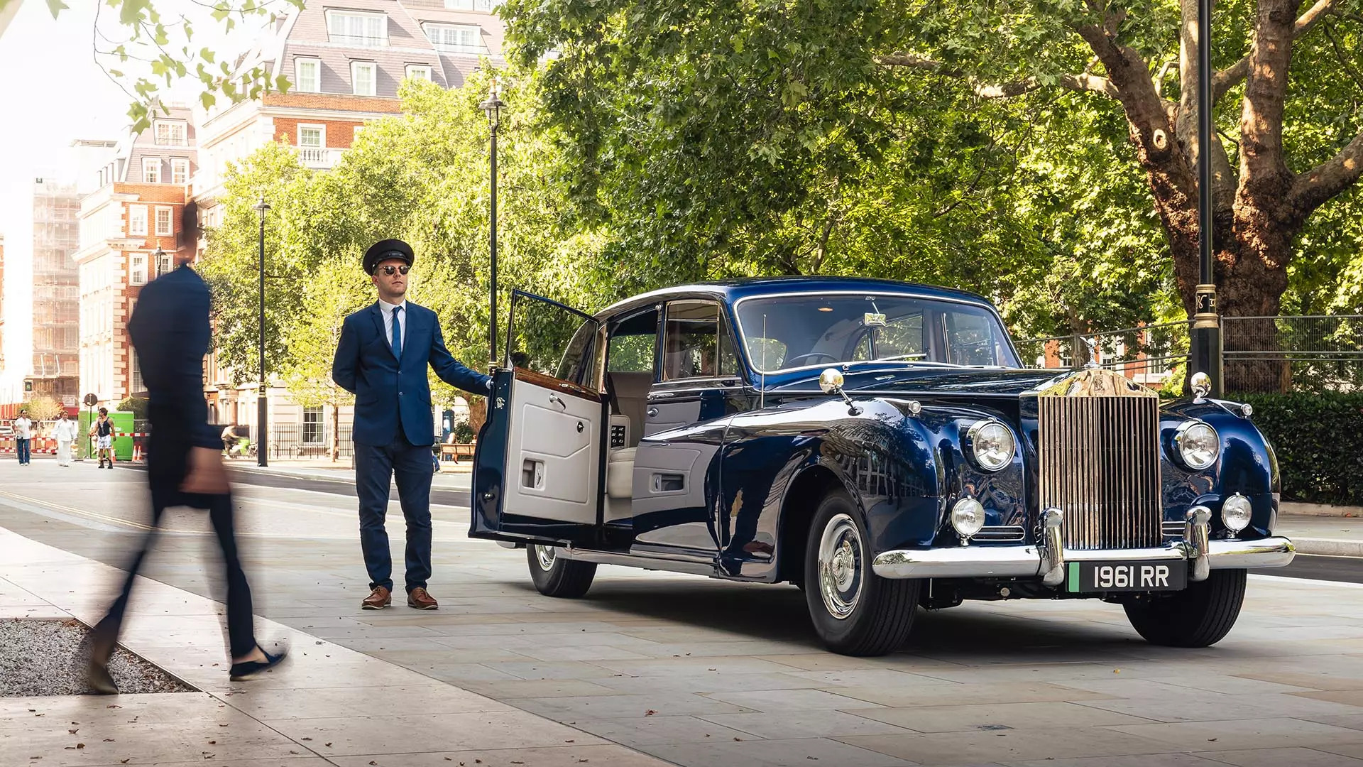 Sacrilège ou génie ? On a traversé Londres en Rolls-Royce Phantom V électrique par Lunaz