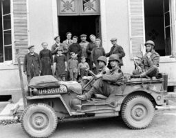 La naissance d’un mythe : Comment la Jeep a sauvé le monde libre (1941-1945)