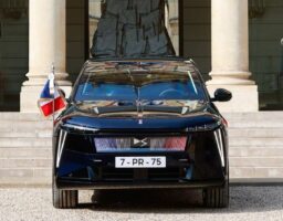 La DS N°7 Élysée d’Emmanuel Macron : Combien coûterait le bunker électrique du Président ?