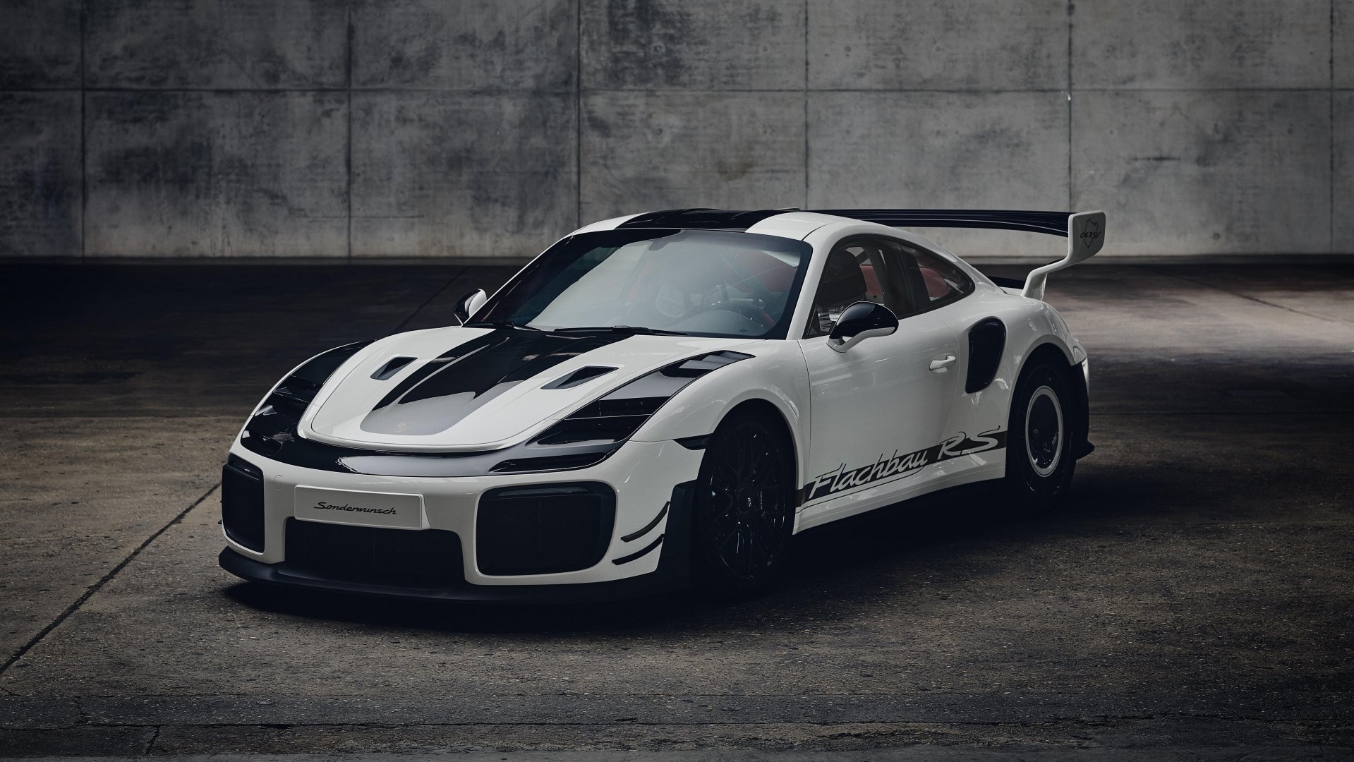 porsche-sonderwunsch-911-GT2-RS-flachbau