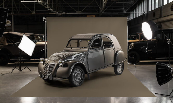 7 octobre 1948 : La 2 CV fait sourire le Grand Palais avant d&rsquo;imposer sa loi