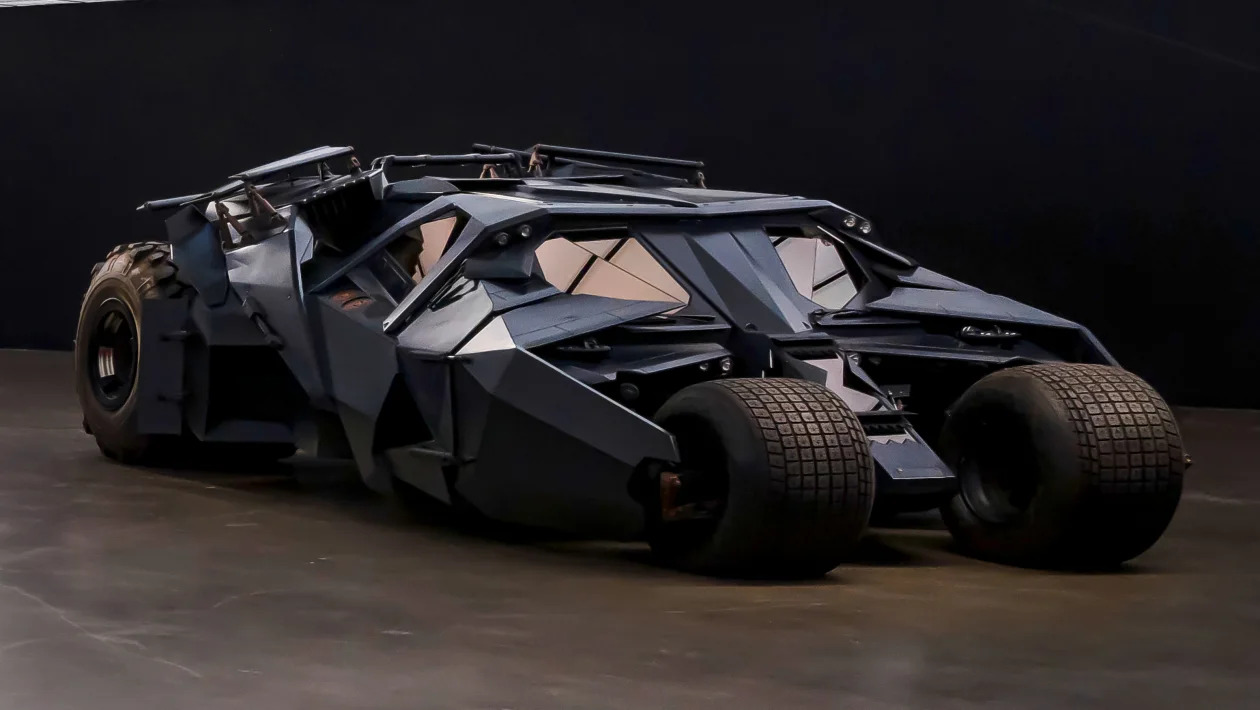 Batmobile Tumbler : Le char urbain de Bruce Wayne dans « The Dark Knight »