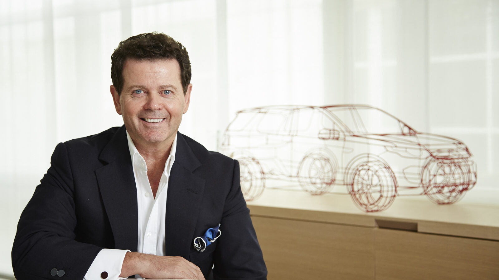 Après 24 ans chez JLR : Gerry McGovern se livre sur l’échec de Jaguar, le miracle Defender et sa nouvelle vie