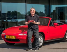 20 septembre 2025 : Le jour où Tom Matano, le père spirituel de la Mazda MX-5, nous a quittés