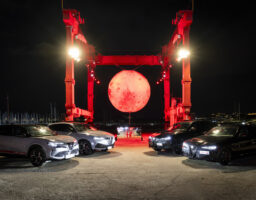 Alfa Romeo Edizione Luna Rossa : Pourquoi le gréement de Prada sert de bouée aux marges de Stellantis